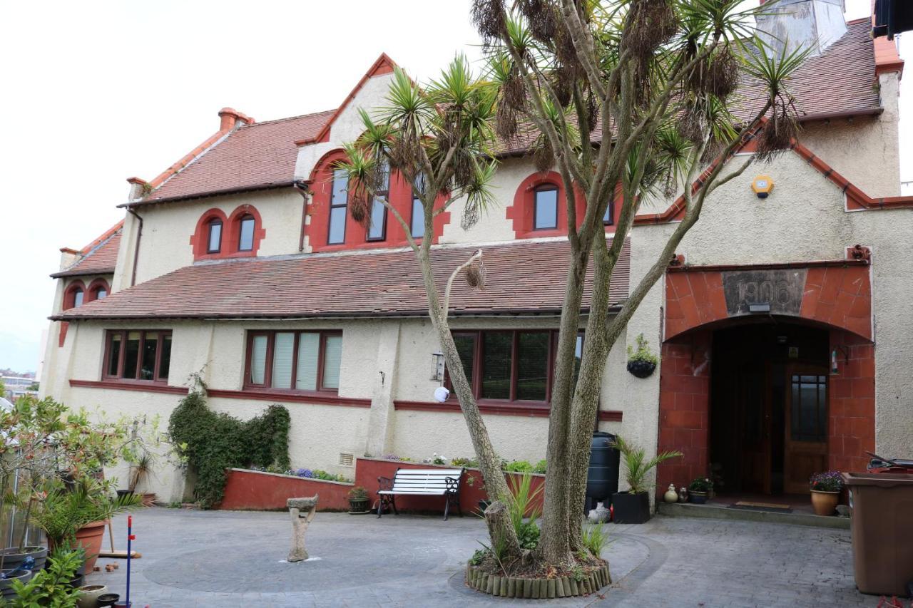 Victoria House Hotell Barrow-in-Furness Exteriör bild